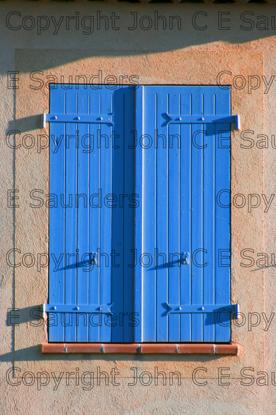 blueshutter2 
 Blue shutter 
 Keywords: window,shutter,blue,wooden,France