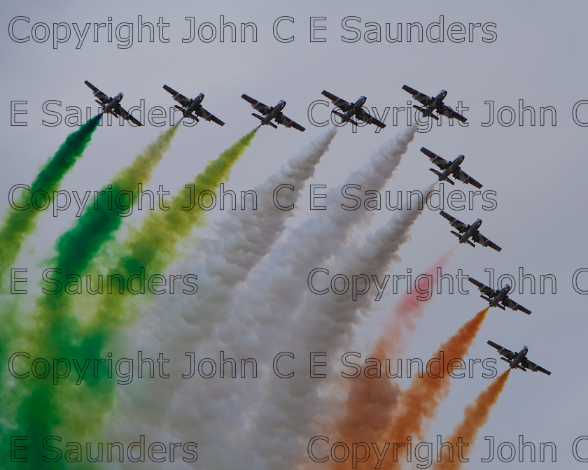 IMG 8309 
 Italian air force display 
 Keywords: aircraft,formation,aeroplane,flying,display,sky,smoke,colours