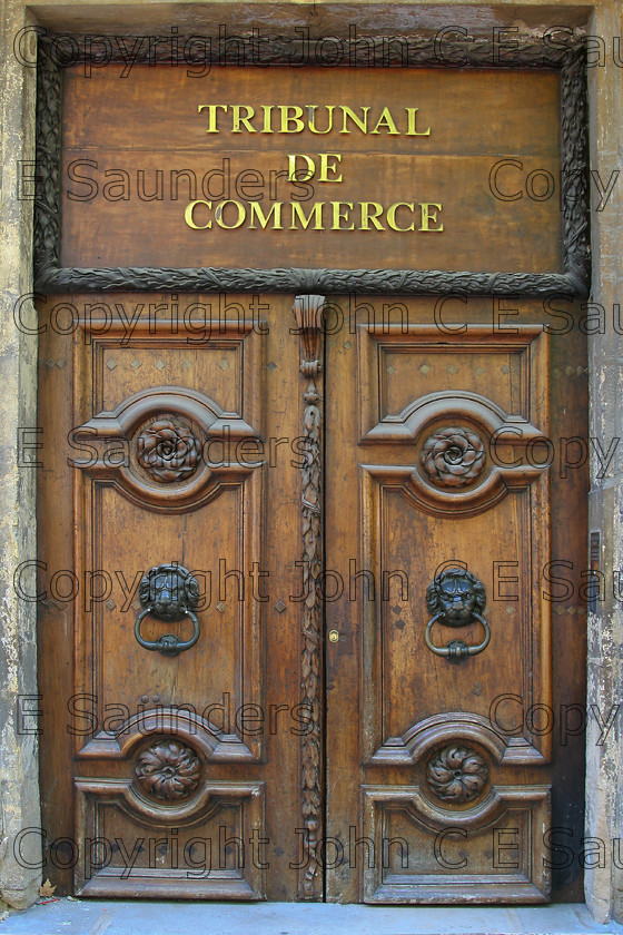 IMG 9545-Edit 
 Tribunal de Commerce door 
 Keywords: door,wooden,France,urban