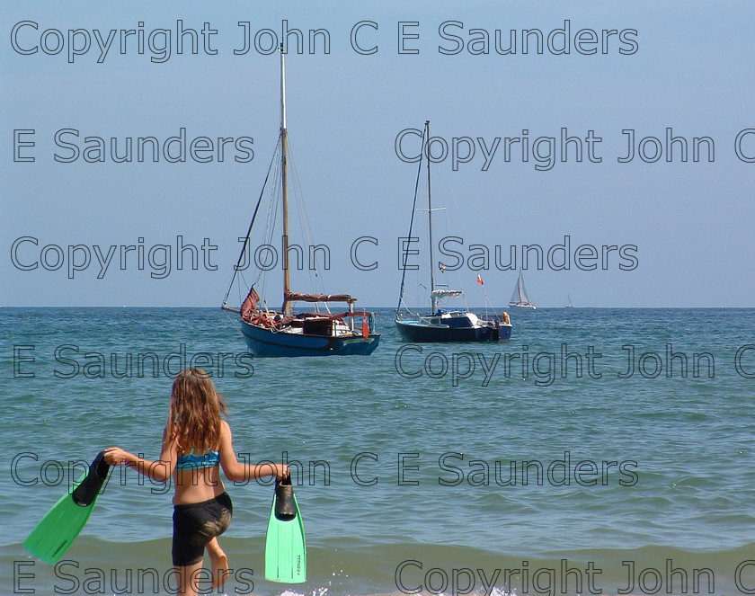 Maenporth01 
 Maenporth beach 
 Keywords: beach,sea,boats,sailing,girl,water,coast,UK,England,Maenporth,Cornwall