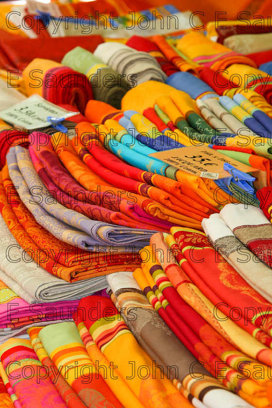 Material7 
 Material for sale 
 Keywords: material,tablecloths,colourful,for sale,market,France