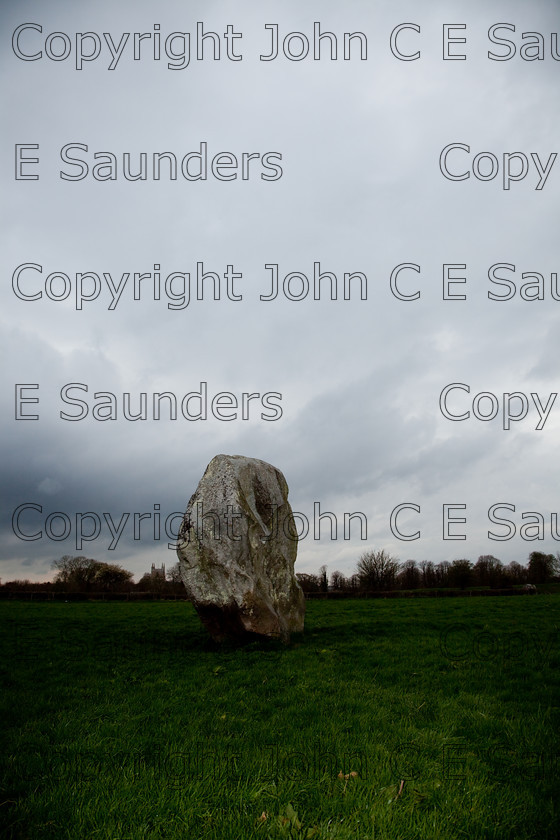 IMG 8738 
 Avebury stone 06 
 Keywords: Avebury,stone,rock,neolithic,prehistoric,Wiltshire,England,sandstone,sarsen stone,landscape,sky,blue