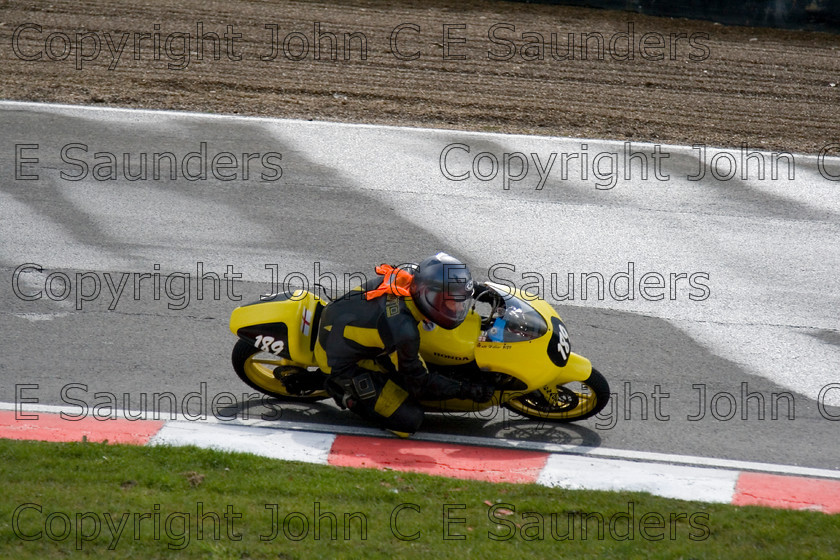 -6843 
 Racer 17 
 Keywords: motorcycle,motorbike,race track,racing,motorcyclist,motorsport,England,UK,Brands Hatch