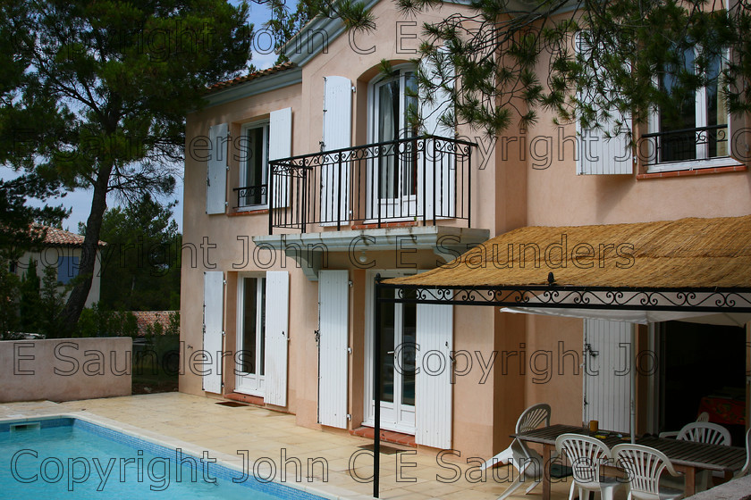 IMG 9065 
 French villa 02 
 Keywords: villa,house,holiday,France,Provence,patio,swimming pool