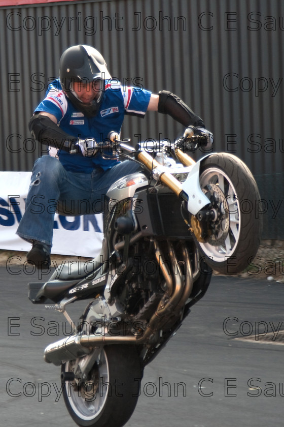 IMG 7988 
 Stunt Rider 03 
 Keywords: motorcycle,motorbike,motorcyclist,rider,stunt rider,stunt,wheelie,wheels