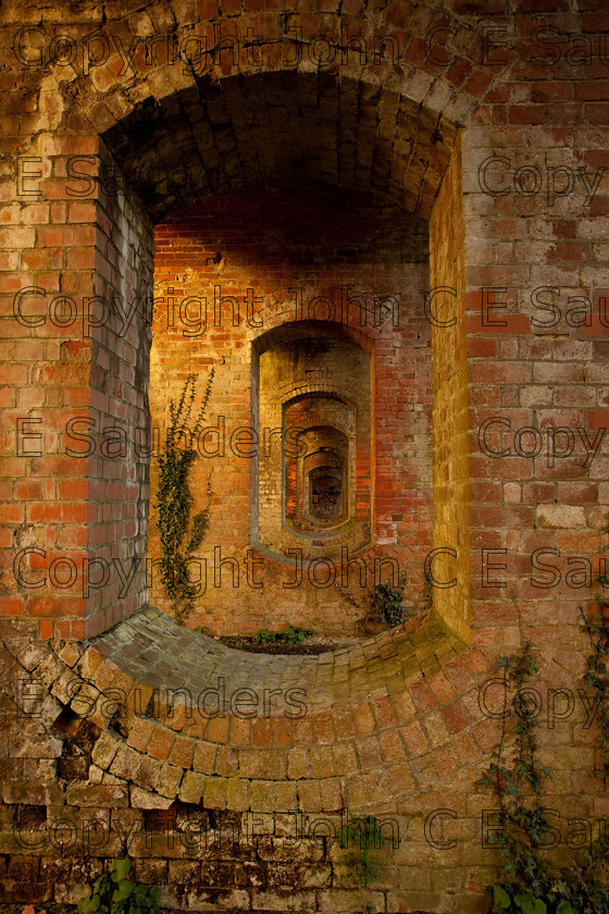 IMG 8498 
 Railway Arches 06 
 Keywords: brick,bricks,red,railway arch,arch,bridge,Victorian,disused,dilapidated,wall,architecture