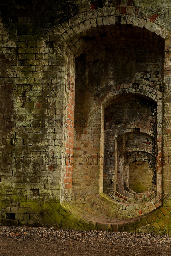 IMG 8479 
 Keywords: brick,bricks,red,railway arch,arch,bridge,Victorian,disused,dilapidated,wall,architecture